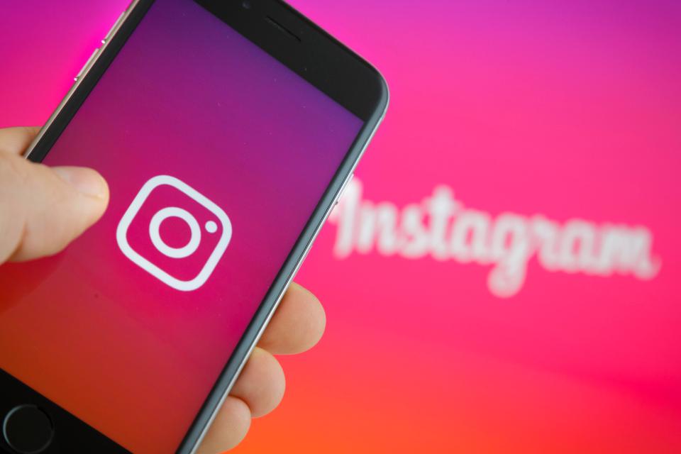طريقة تنزيل الصور ومقاطع الفيديو من انستجرام علي ألبوم الكاميرا فى جوالات أيفون مدونة نظام أون لاين التقنية