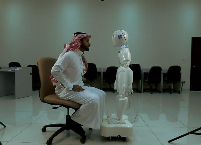 باحث سعودي يصنع ويطور أول روبوت آلي ناطق باللغة العربية واللهجة العامية مدونة نظام أون لاين التقنية