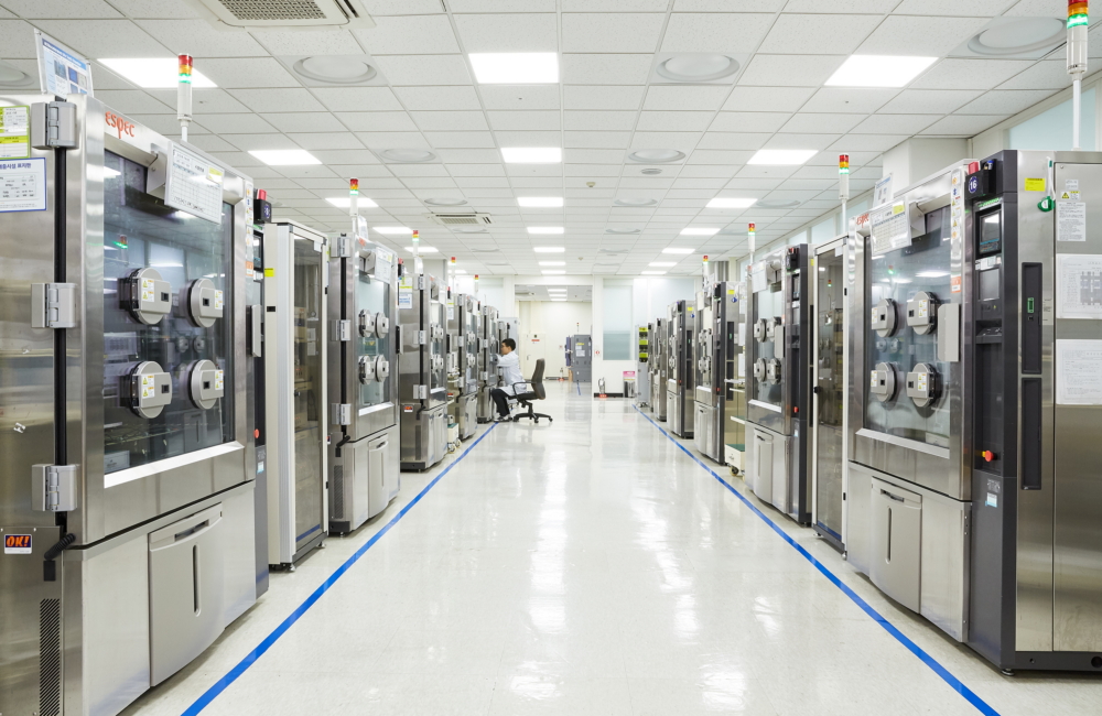 بالصور: جولة شيقة داخل مختبرات سامسونج ومشاهدة كيفية اختبار وتعذيب الهواتف قبل إطلاقها مدونة نظام أون لاين التقنية