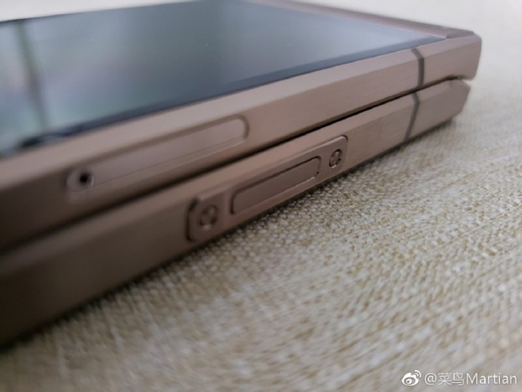 تسريب صور واقعية لهاتف سامسونج الصدفي الجديد Samsung W2019 تكشف مواصفاته مدونة نظام أون لاين التقنية