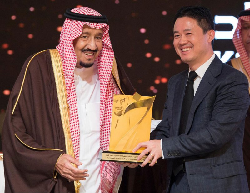خادم الحرمين الشريفين الملك سلمان بن عبد العزيز يكرم هواوي بهذه الجائزة مدونة نظام أون لاين التقنية