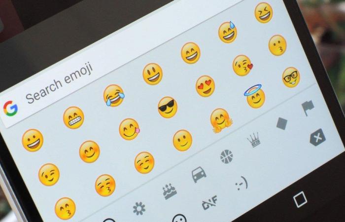 للتحميل المجاني تطبيق الإيموجي Emoji Me Animated Faces لهواتف الآيفون مدونة نظام أون لاين التقنية