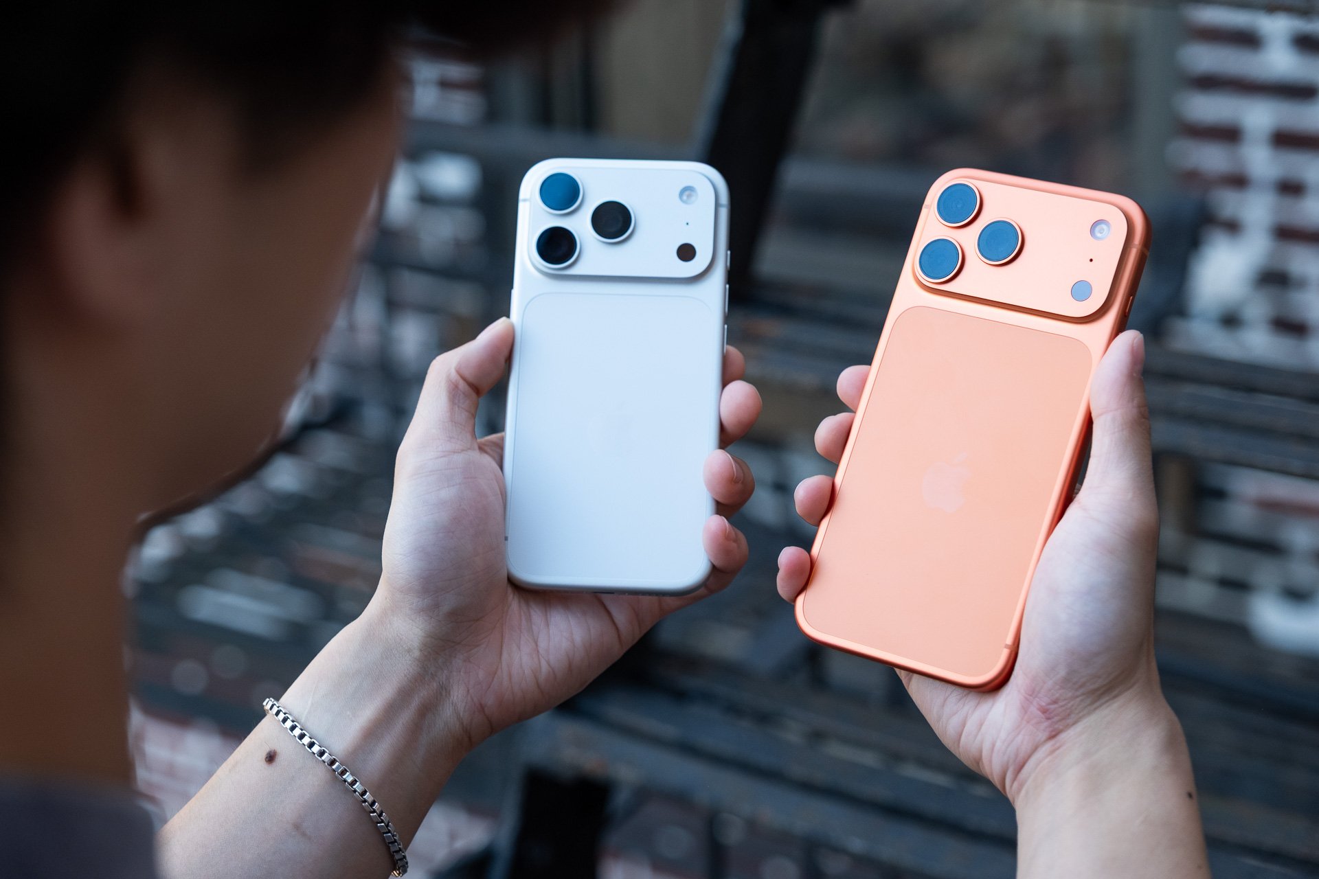 لماذا يتعرض هاتفا iPhone Air وiPhone 17 Pro للخدش بسرعة مقلقة؟ مدونة نظام أون لاين التقنية