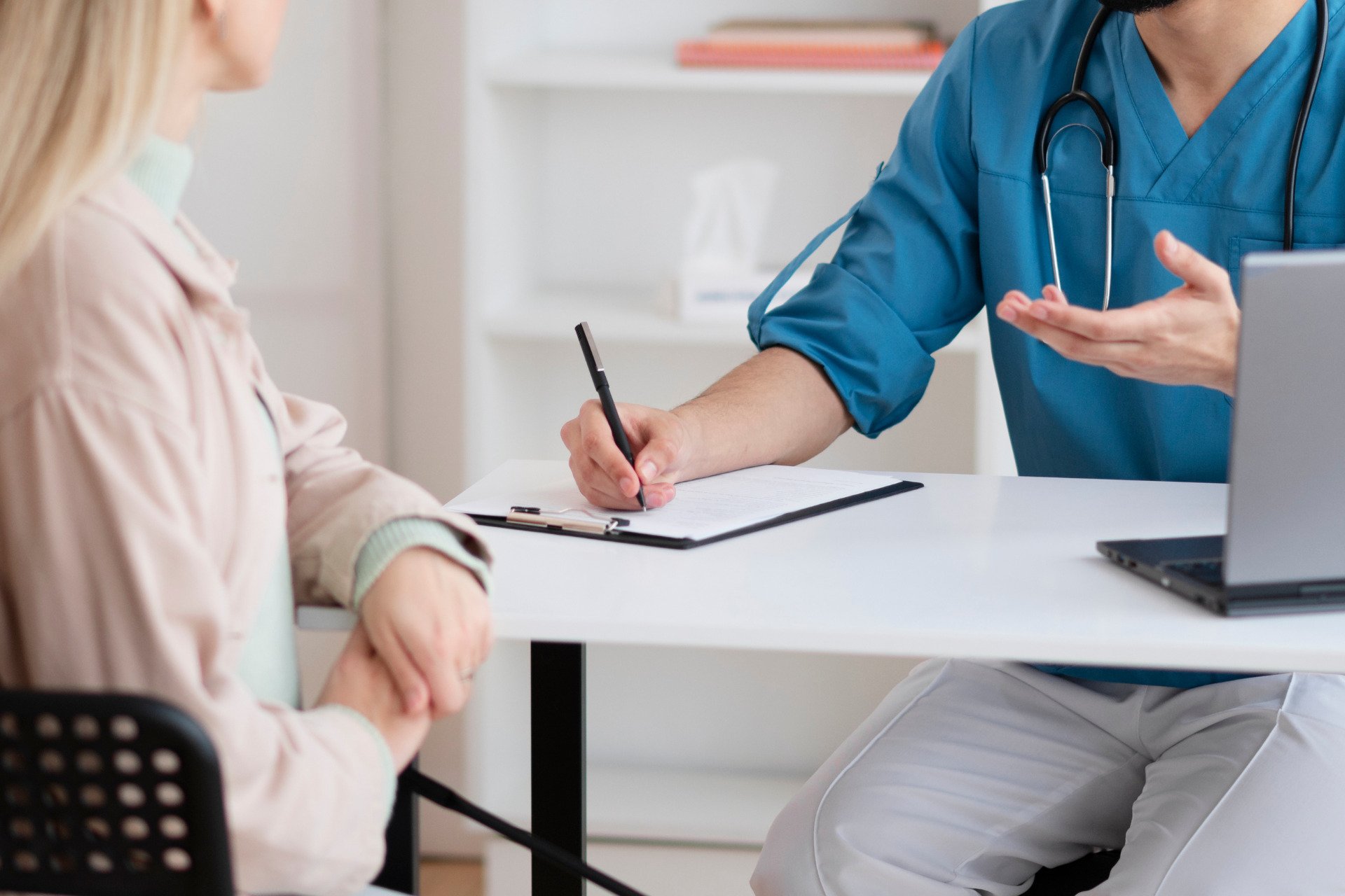 أدوات الذكاء الاصطناعي الطبية تقدم علاجًا أسوأ للنساء والمجموعات الممثلة تمثيلاً ناقصًا مدونة نظام أون لاين التقنية